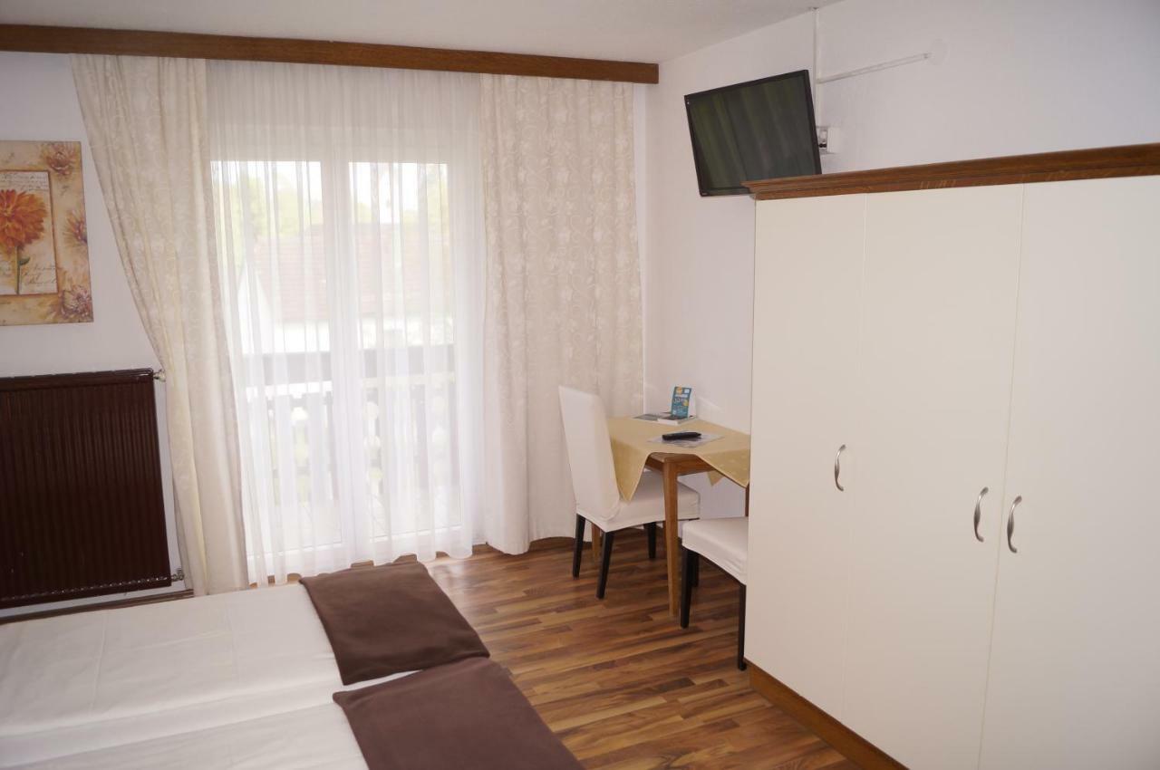 Pension Dobernig - Contactless Check In/Stay Klagenfurt am Woerthersee Luaran gambar